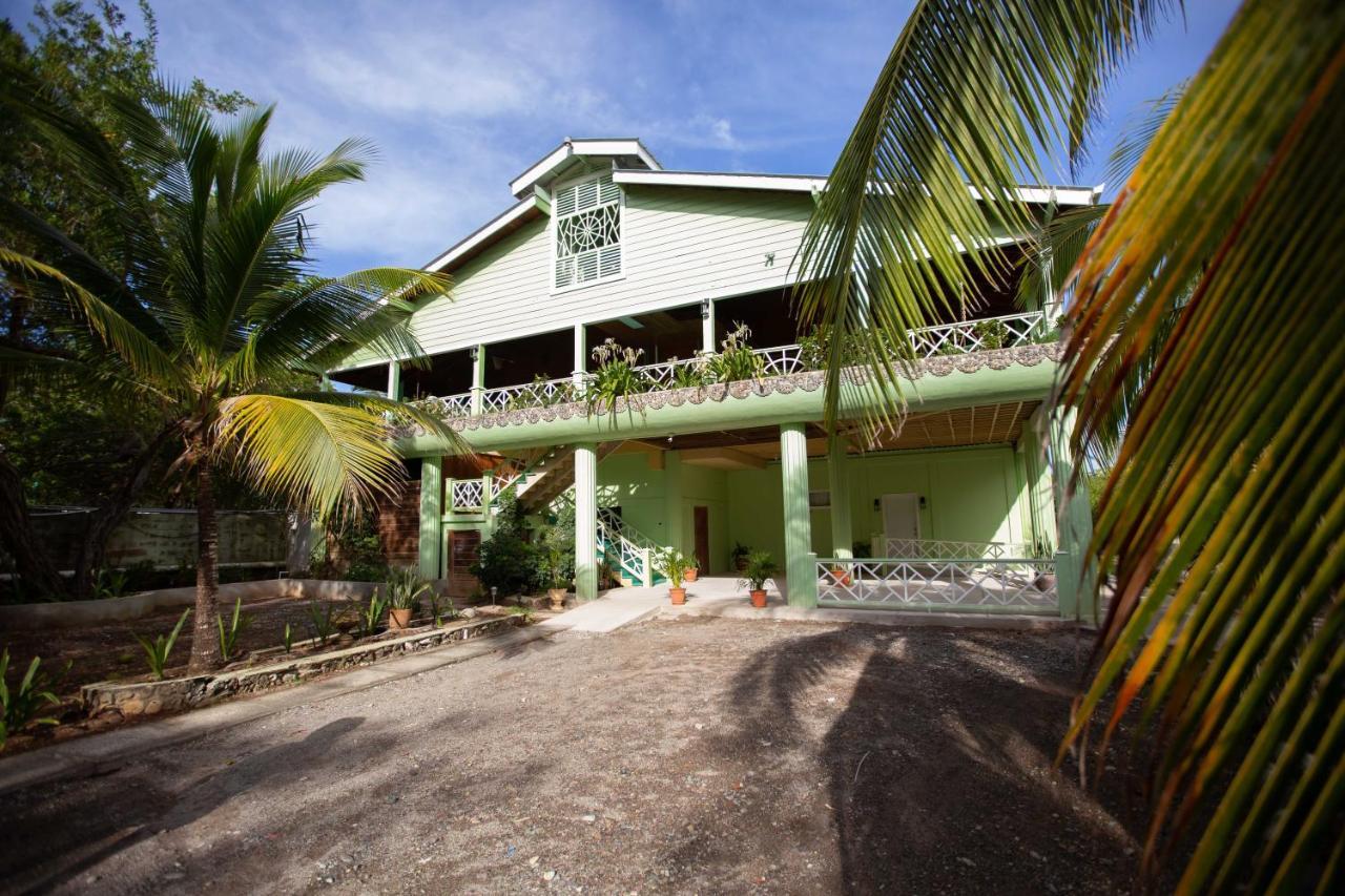Sea Eye Hotel - Laguna Building Utila Luaran gambar